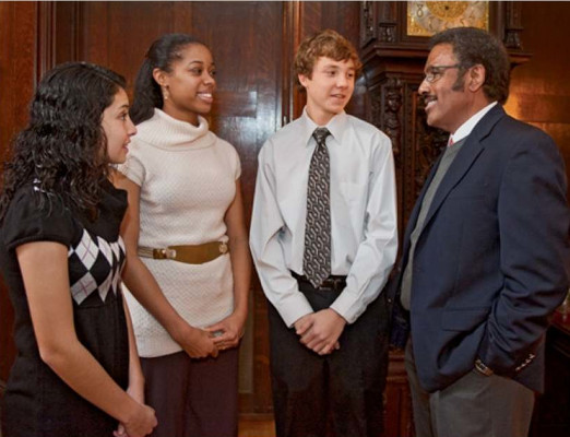 Dean James E. McLeod talking with the first cohort of McLeod Scholars: Ana Solorio, (also a Rodriquez Scholar), Michele Hall (also an Ervin Scholar) and Dylan Simonsen (also a Danforth Scholar)